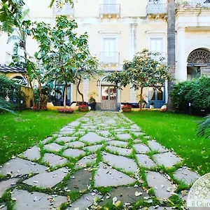 https://il-giardino-di-piazza-falcone.taorminaitalyhotels.com